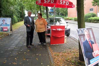 Oberbürgermeister Horst Schiereck und Elisabeth Majchrzak-Frensel